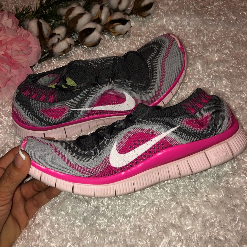 🎀 Pink & Grey Nike Free 5.0